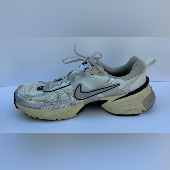 Nike V2K Run Summit White Metallic Silver Women’s Shoes - Picture 5 of 10